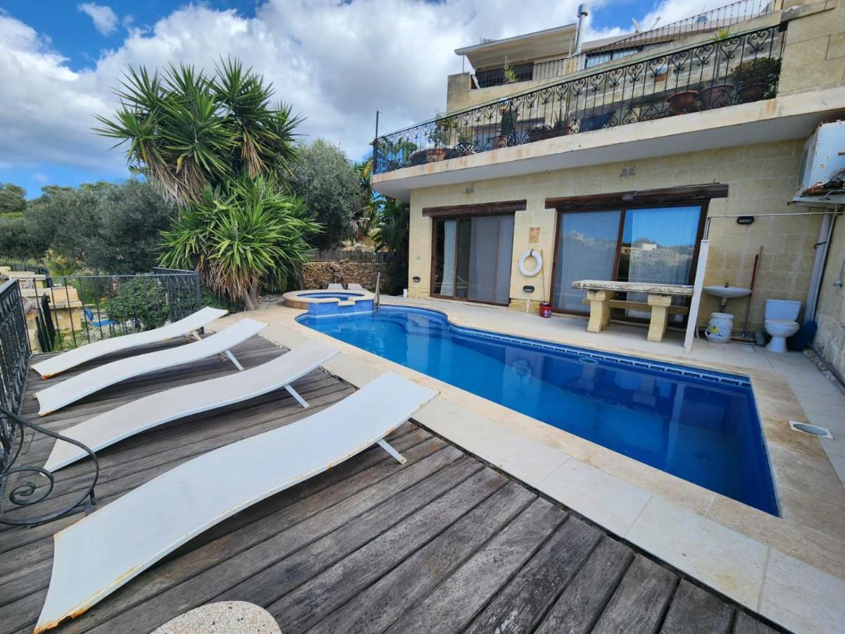 Sunny Gozo Getaway Pool & Easy Check-In Acomodação com café da manhã Ghajn il-Kbira  Exterior foto